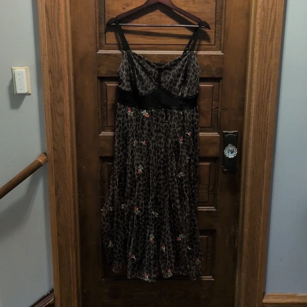 Betsey Johnson X Torrid Black Leopard Embroidered Midi Dress - Picture 3 of 5